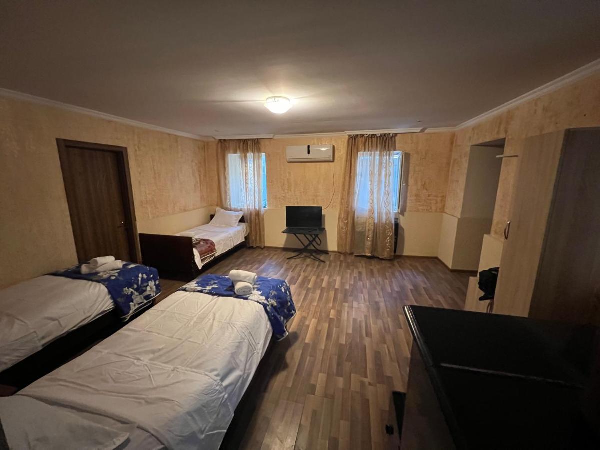 Cozy Apartment In The Centre Of Kutaisi Exterior photo