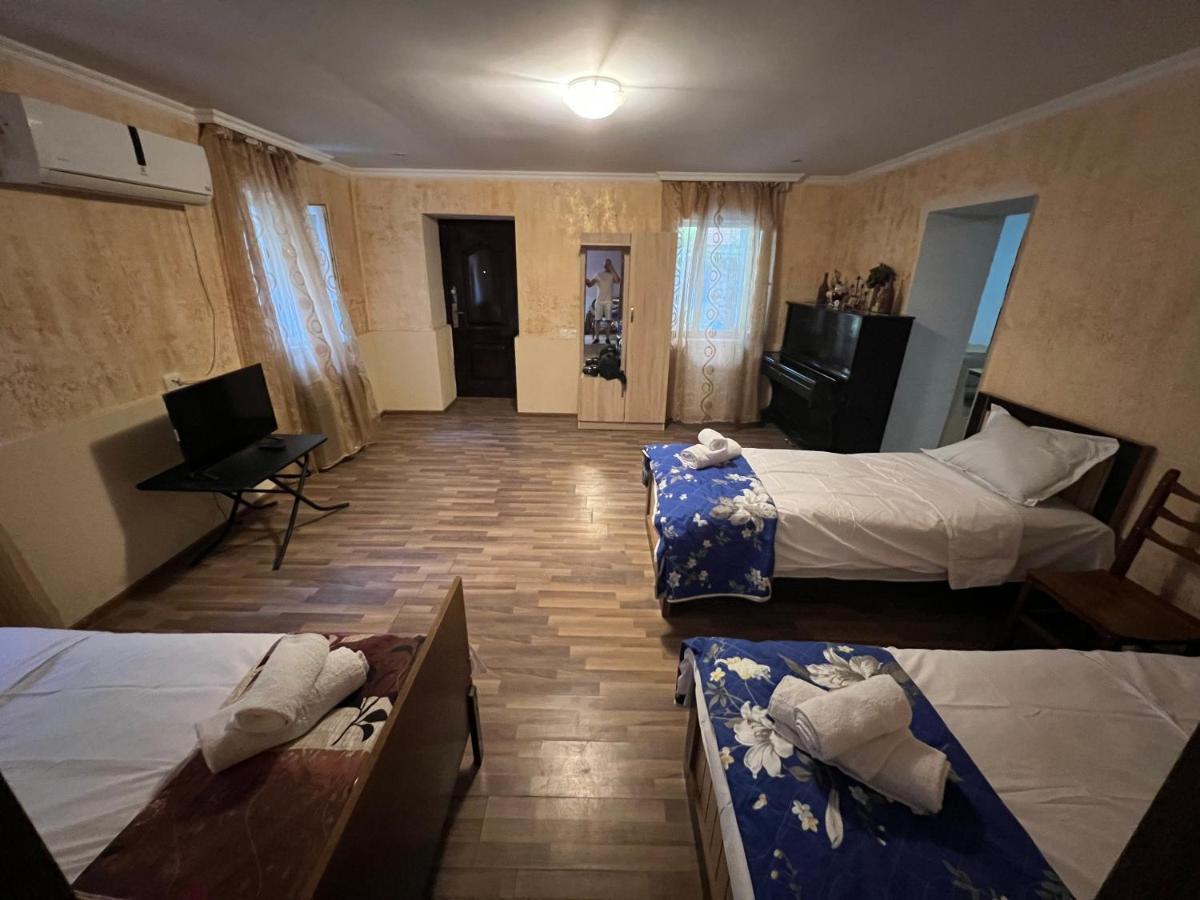Cozy Apartment In The Centre Of Kutaisi Exterior photo