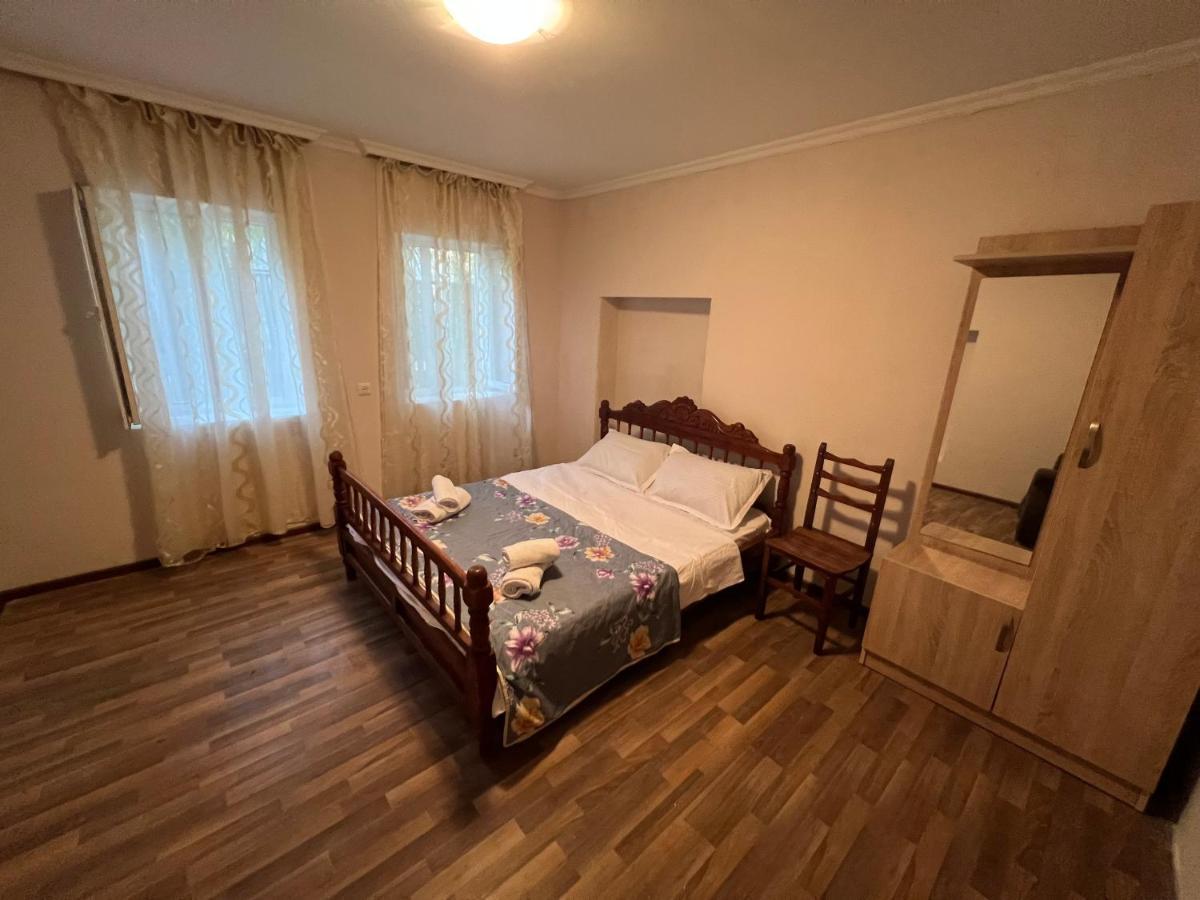 Cozy Apartment In The Centre Of Kutaisi Exterior photo